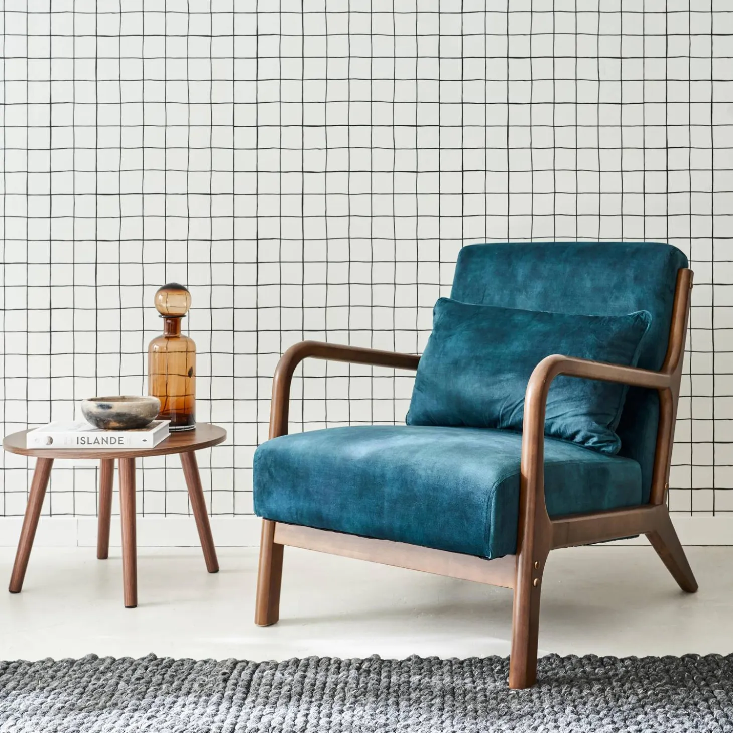 Scandinavische fauteuil walnootkleurig hout en fluweel