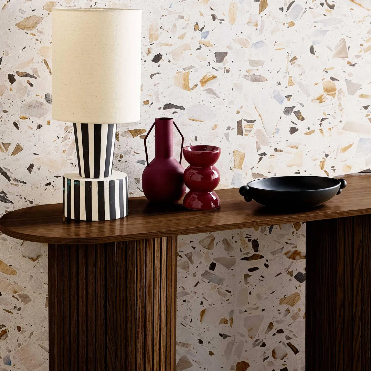 Scandinavische ovale sidetable met groeven effect hout