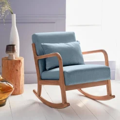 Scandinavische schommelstoel van hout en stof