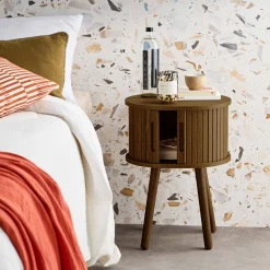 Scandinavisch nachtkastje houtdecor met 2 schuifdeuren