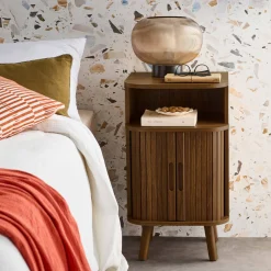 Scandinavisch nachtkastje houtdecor 2 schuifdeuren