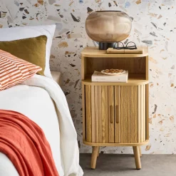 Scandinavisch nachtkastje houtdecor 2 schuifdeuren