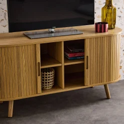 Scandinavisch TV-meubel met 2 gegroefde schuifdeuren met houteffect, 120cm
