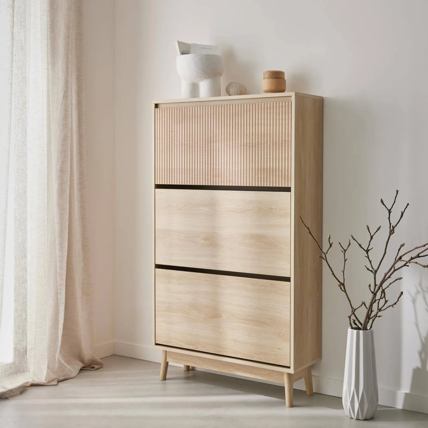 Schoenenkast 3 kleplades houtdecor deels gegroefd 75cm