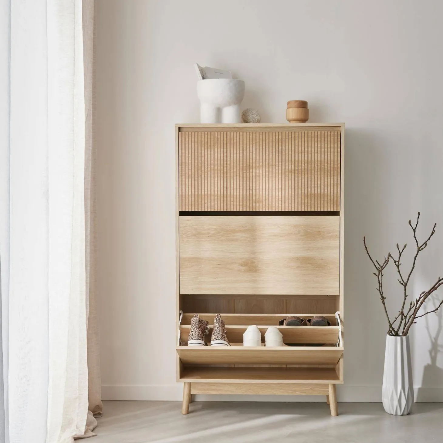 Schoenenkast 3 kleplades houtdecor deels gegroefd 75cm