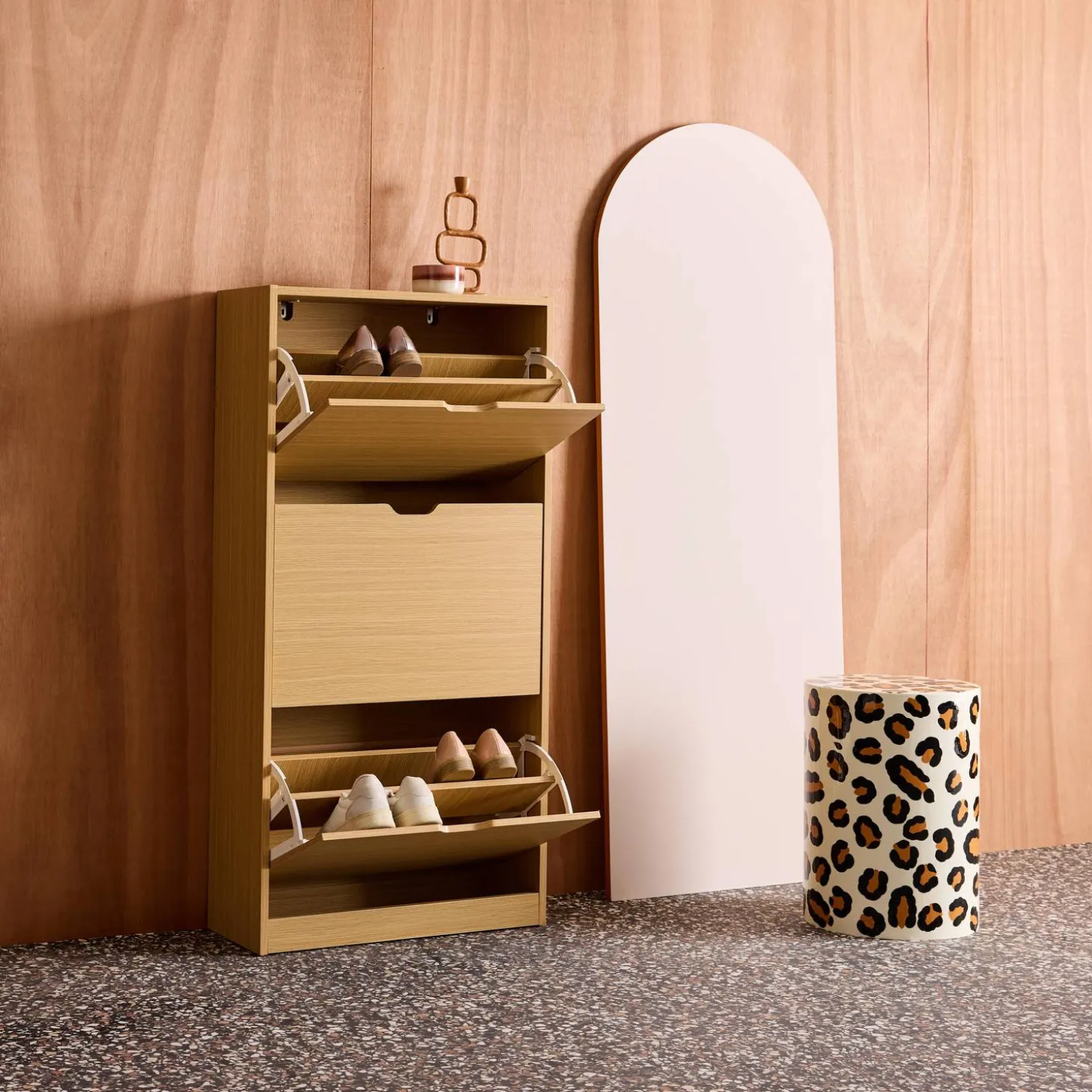 Schoenenkast 3 kleplades houtdecor 60cm