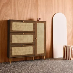 Schoenenkast met 3 kleplades en 1 deur houtdecor en rotan 120cm