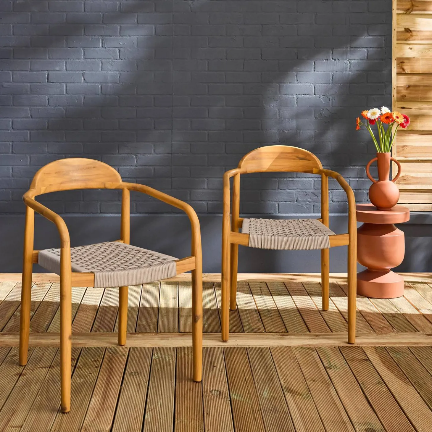 Set van 2 acacia houten tuinstoelen, zitting in kunststof