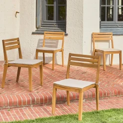 Set van 4 acaciahouten tuinstoelen met kussen