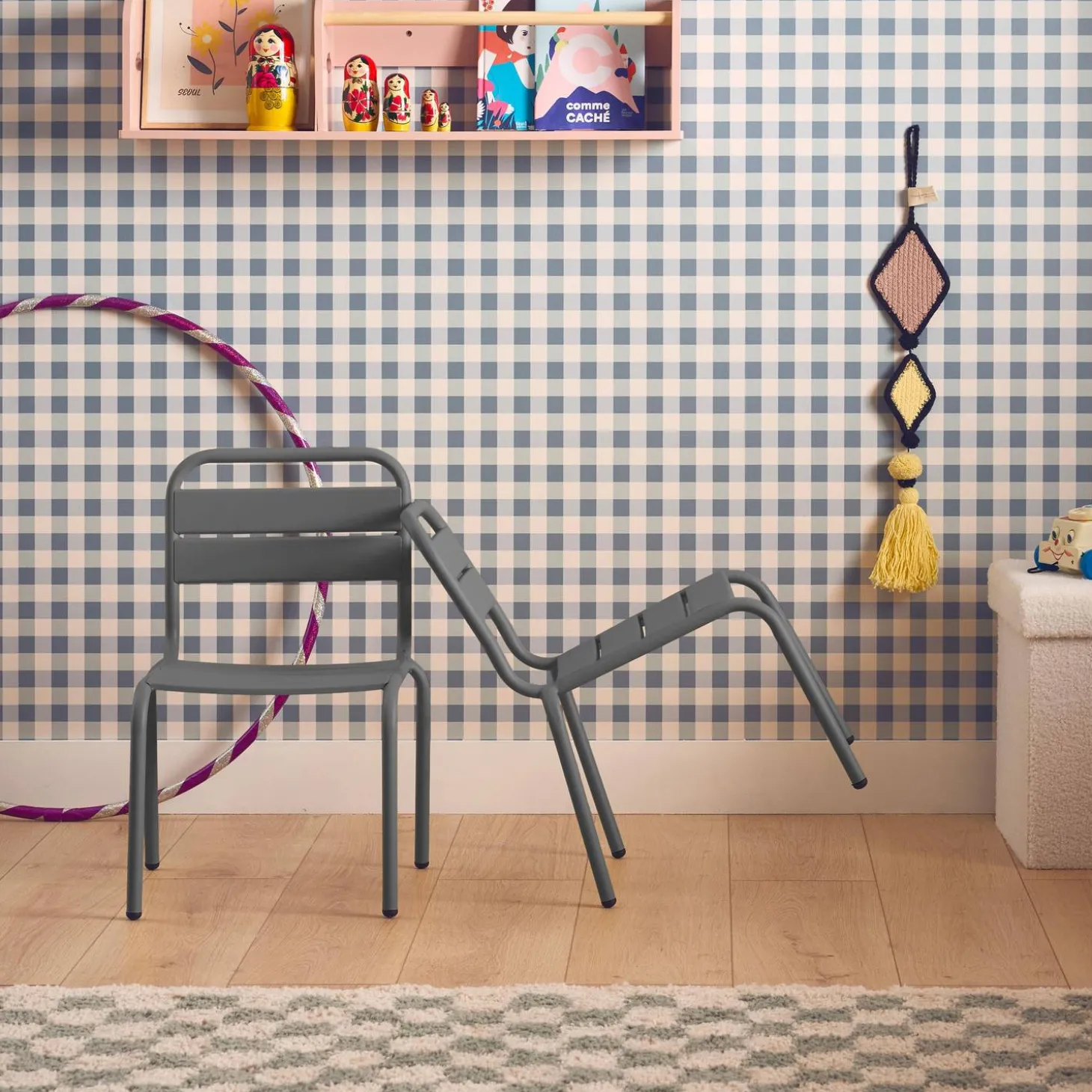 Set van 2 metalen kinderstoelen