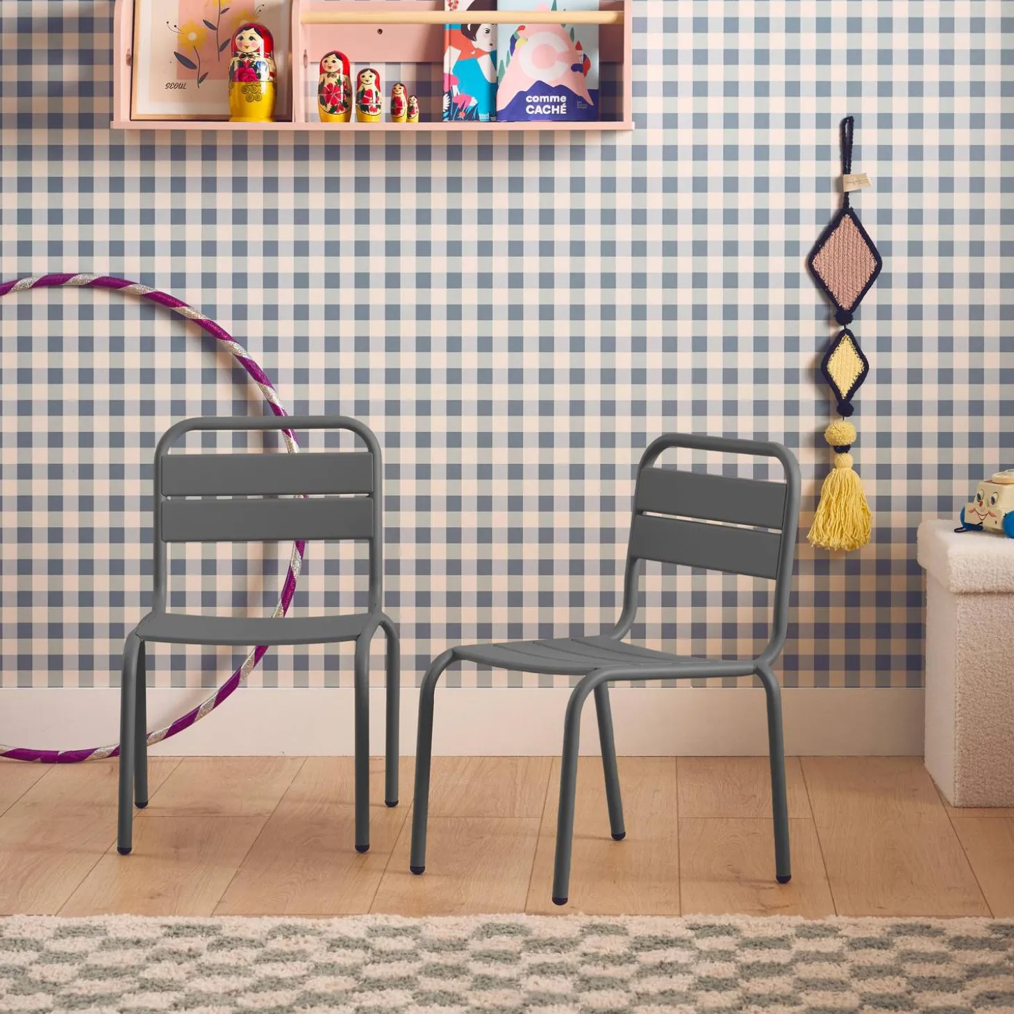 Set van 2 metalen kinderstoelen