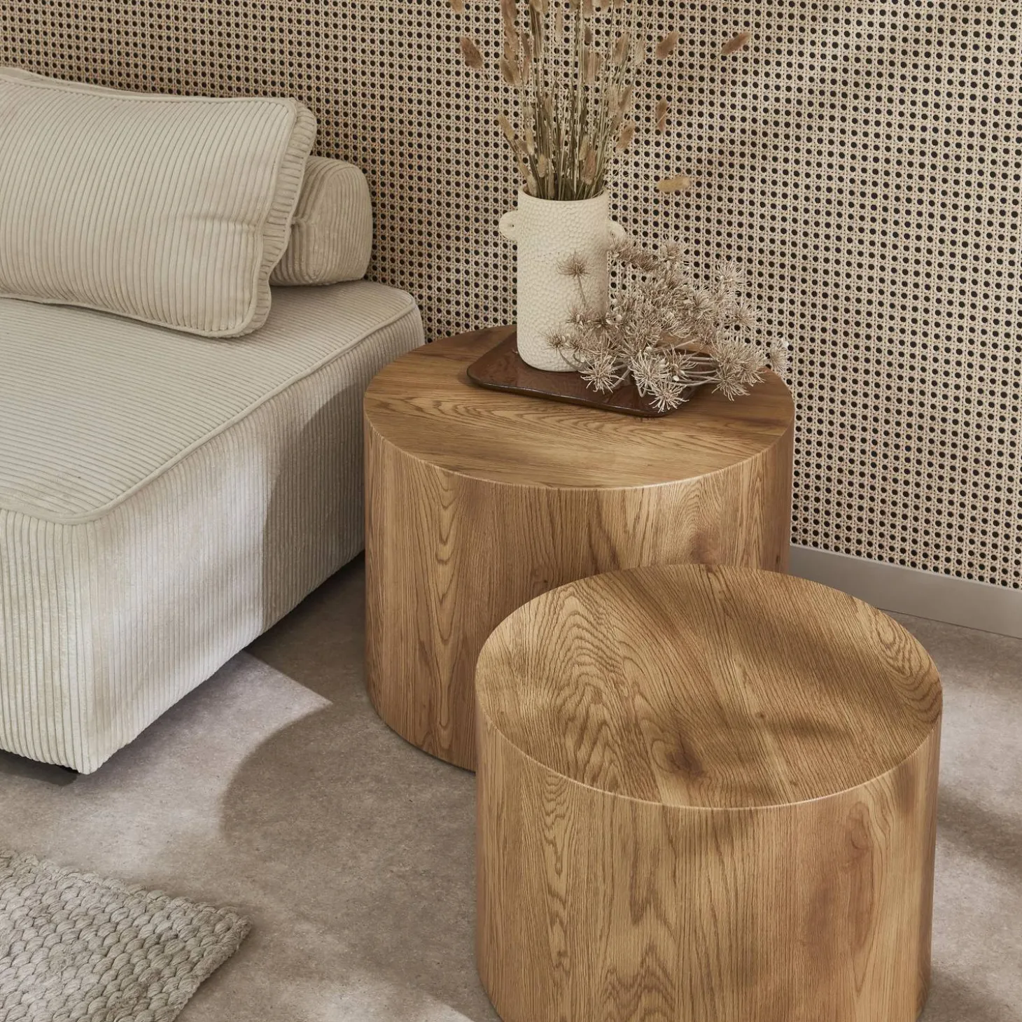 Set van 2 ronde salontafels met houteffect