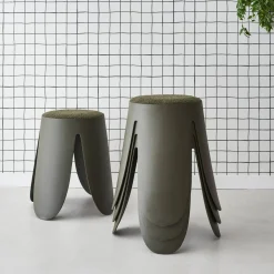 Set van 4 stapelkrukken in boucléstof