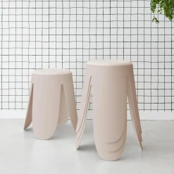 Set van 4 stapelkrukken in boucléstof