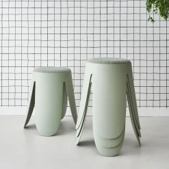 Set van 4 stapelkrukken in boucléstof