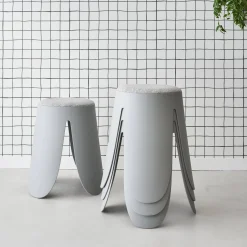 Set van 4 stapelkrukken in boucléstof