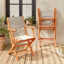 Set van twee houten armstoelen
