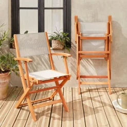 Set van twee houten armstoelen