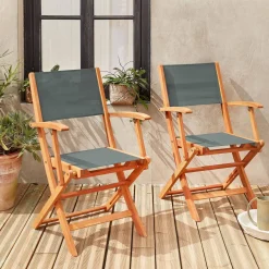 Set van twee houten armstoelen