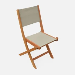 Set van twee houten klapstoelen
