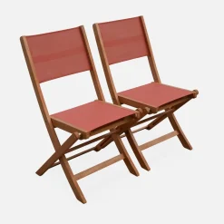 Set van twee houten klapstoelen