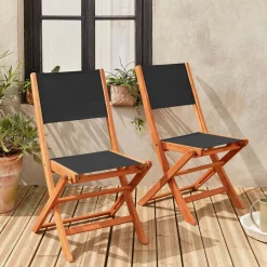 Set van twee houten klapstoelen