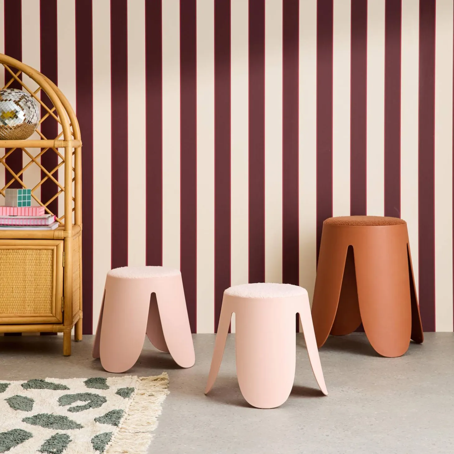 Stapelbare kinderkrukjes met textuur bouclé (set van 2)
