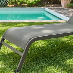 Stapelbare ligstoelen met meerdere posities, hoofdkussen en wieltjes (set van 2)