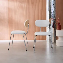 Stoel met gebogen eikenhoutdecor chromen metalen poten en waterafstotende stof