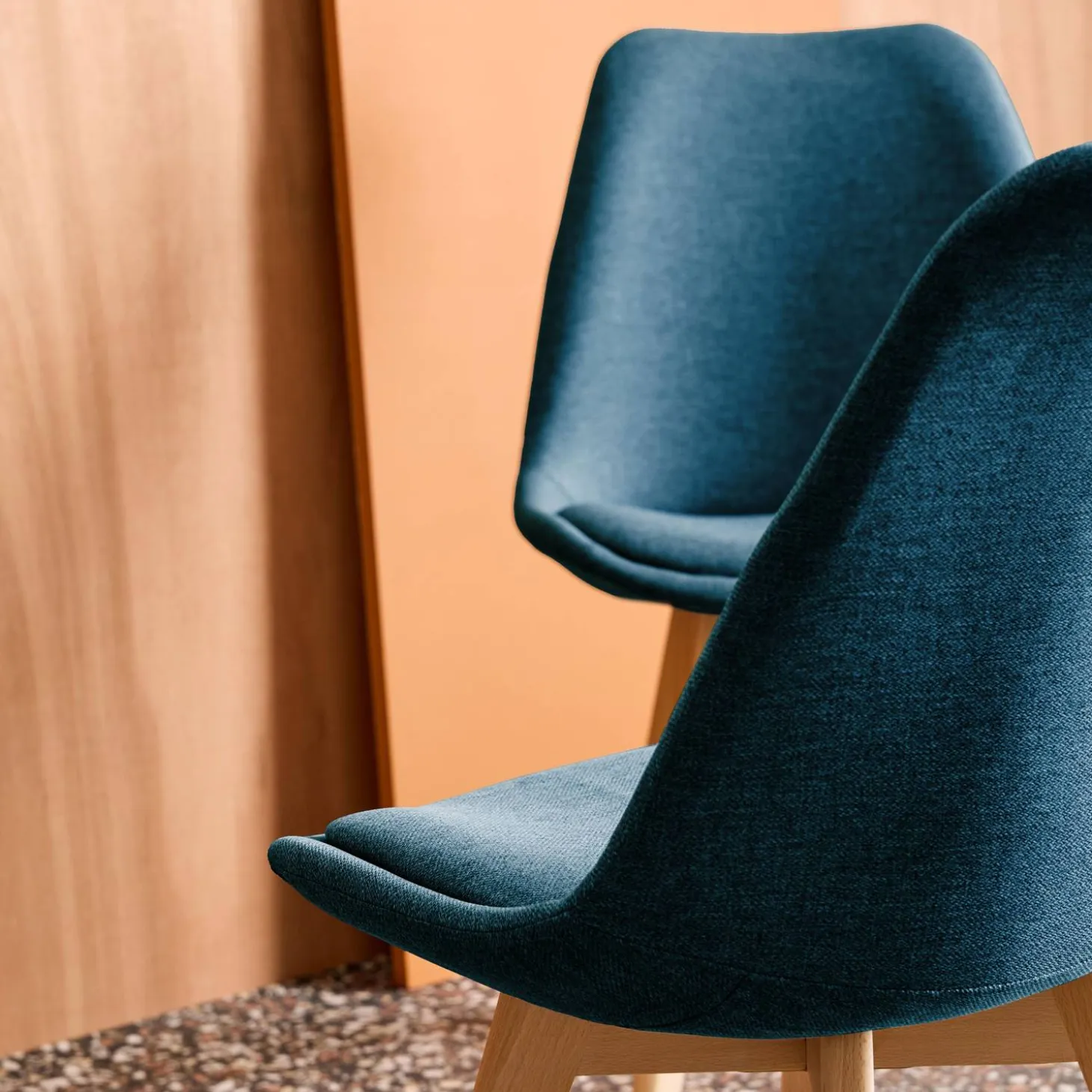 Stoffen Scandinavische stoelen met beukenhouten poten (set van 4)