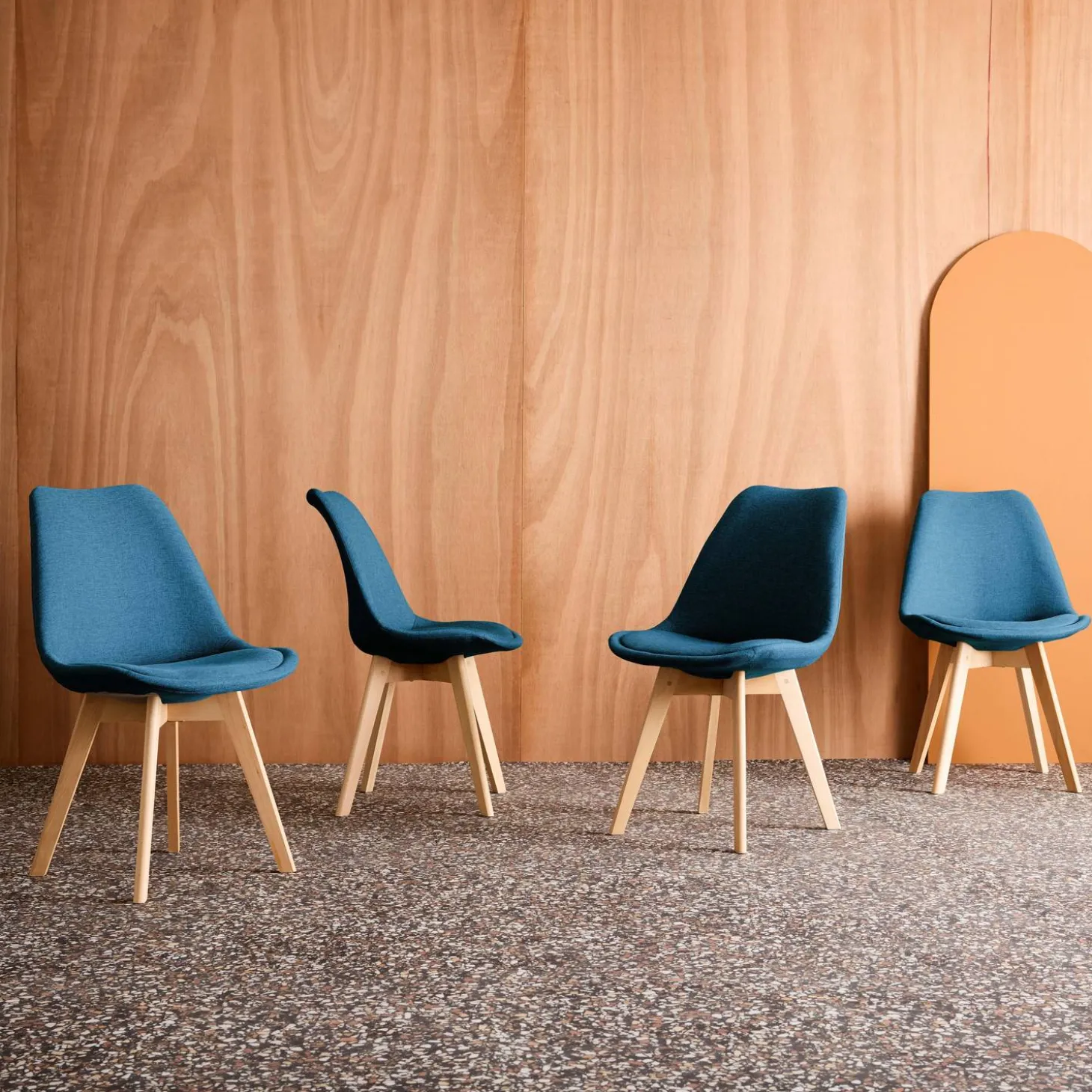 Stoffen Scandinavische stoelen met beukenhouten poten (set van 4)