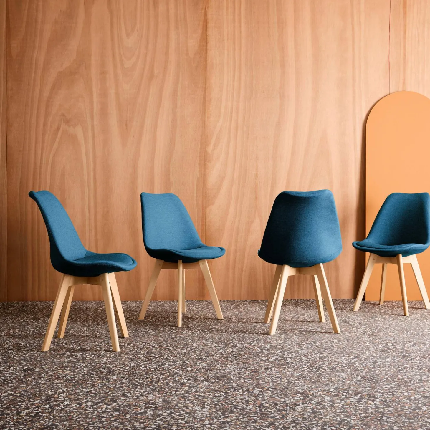 Stoffen Scandinavische stoelen met beukenhouten poten (set van 4)