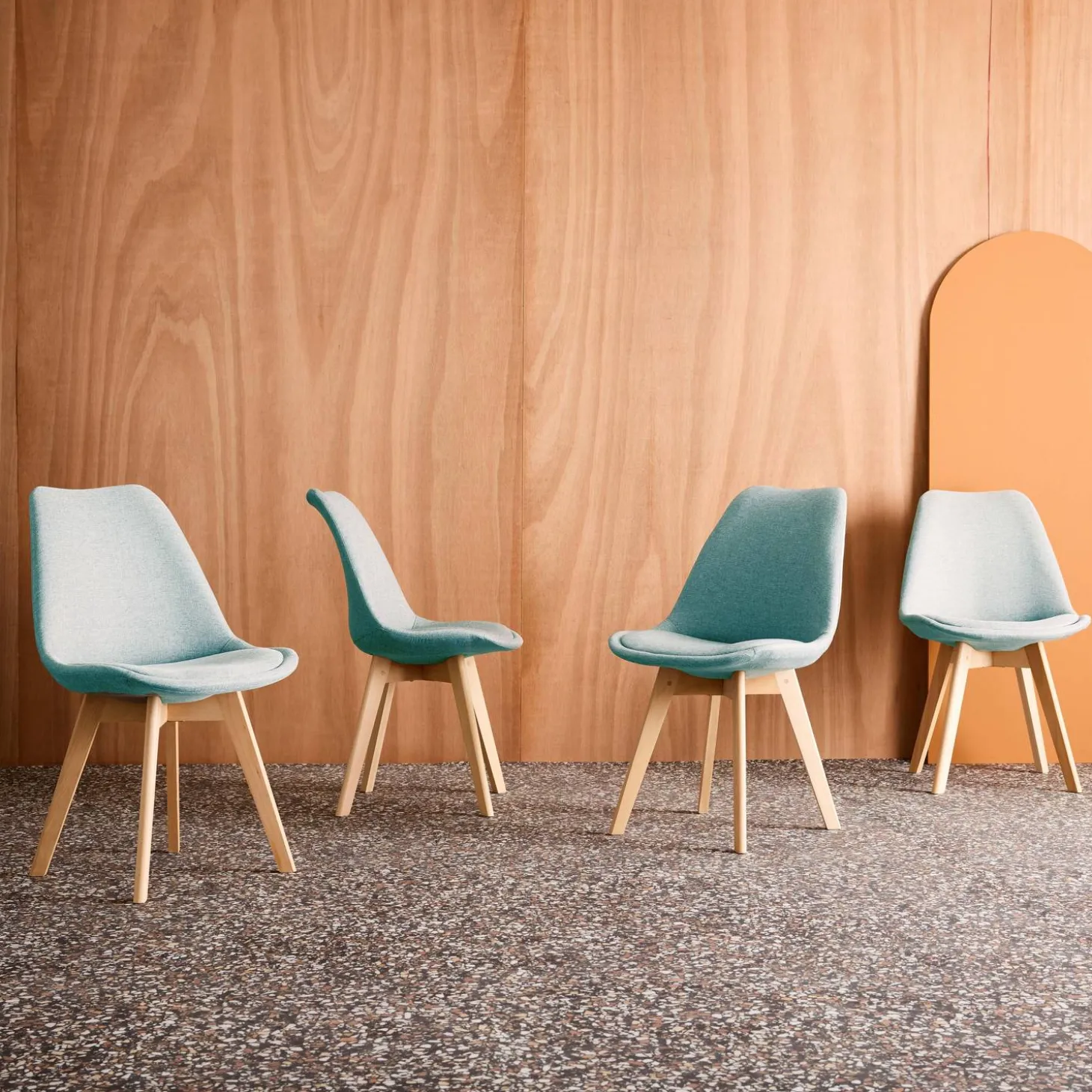 Stoffen Scandinavische stoelen met beukenhouten poten (set van 4)