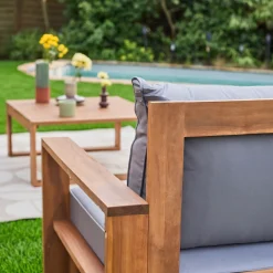 Tuinset van hout voor 5 personen