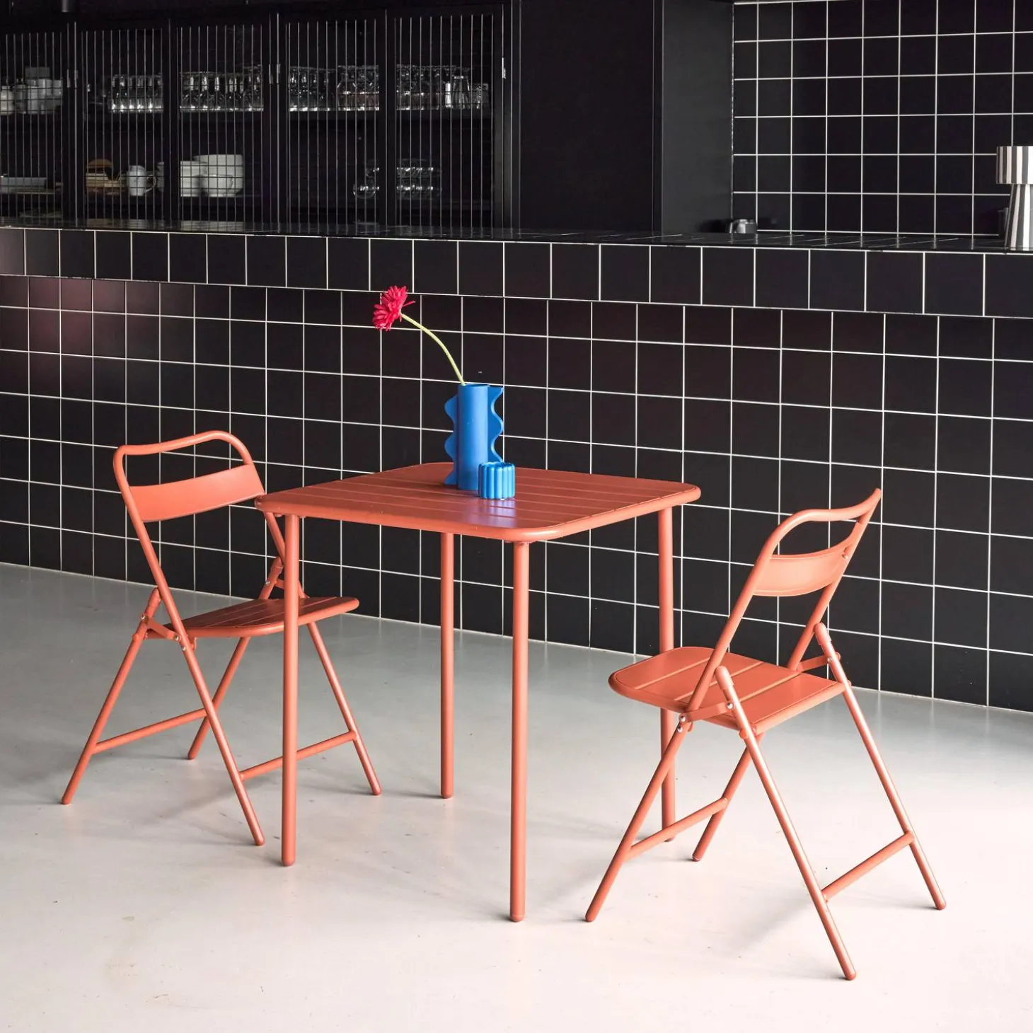 Tuintafel met 2 opklapbare stoelen metaal