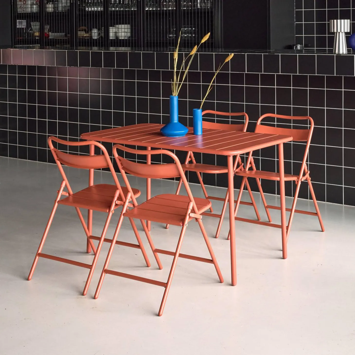 Tuintafel + 4 opklapbare stoelen metaal