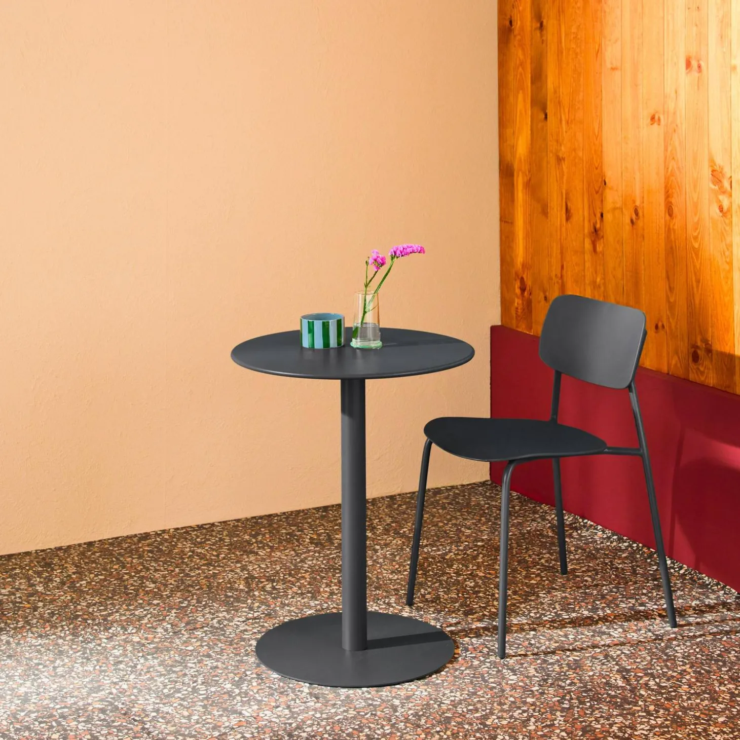 Tuintafel 2-persoons rond bistro van staal
