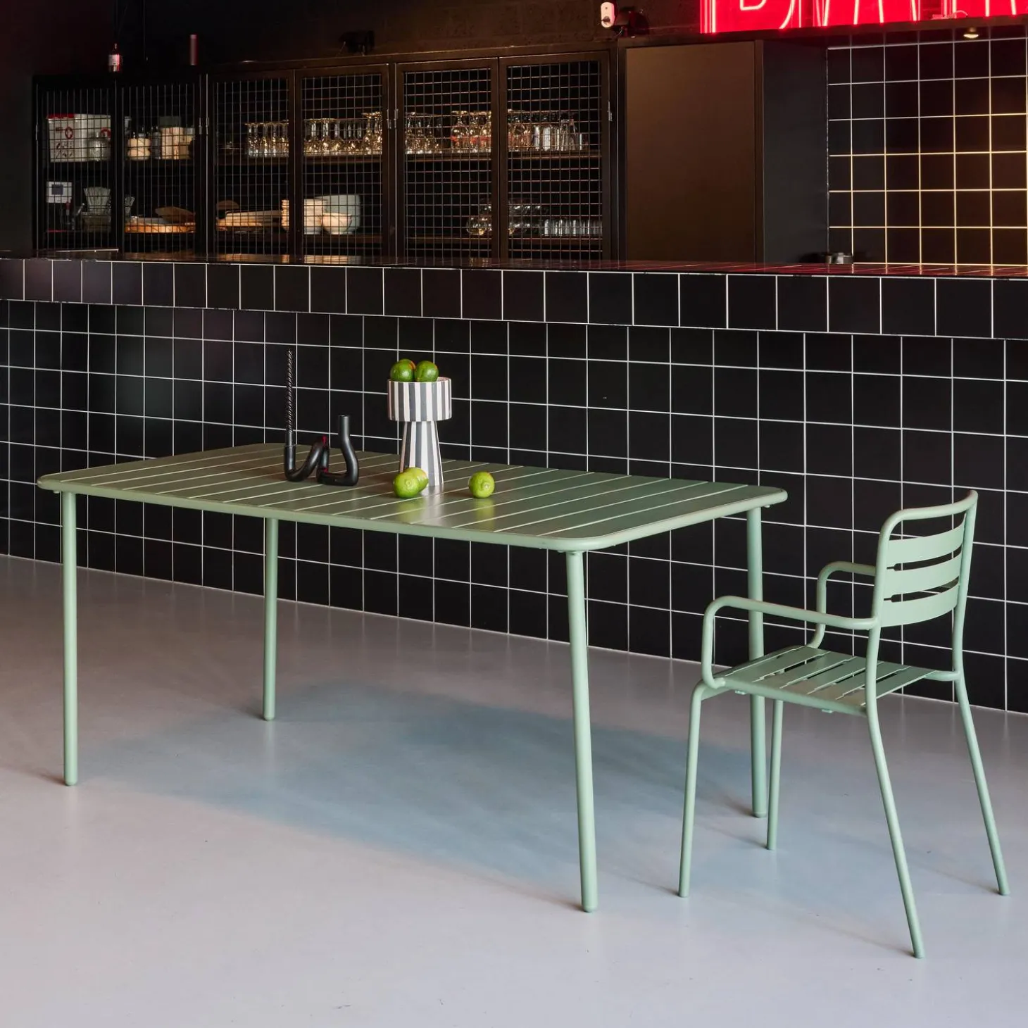 Tuintafel 6-8 plaatsen metaal