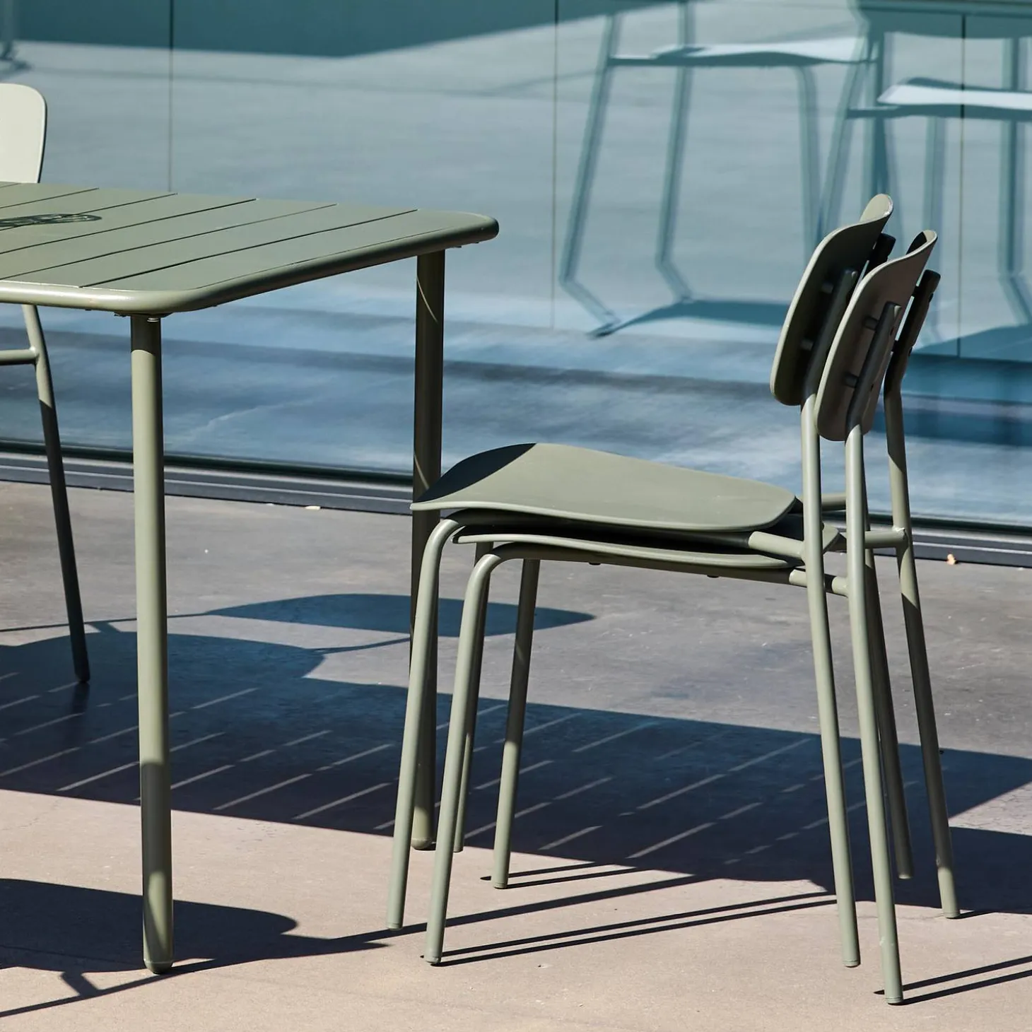 Tuintafel + 4 stoelen metaal