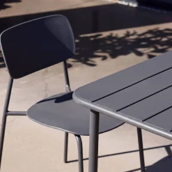 Tuintafel + 2 stoelen metaal