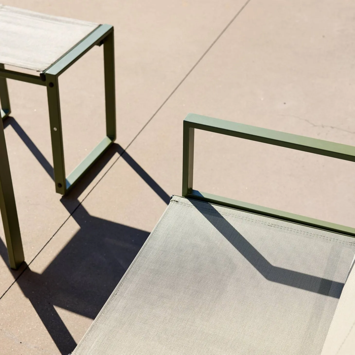 Tuintafel + 4 zitplaatsen inschuifbare set van staal en textileen
