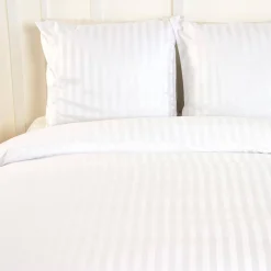 Tweepersoons polyester satijn-effect beddengoed met fijne strepen wit