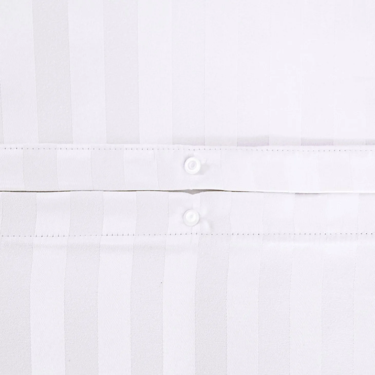 Tweepersoons polyester satijn-effect beddengoed met fijne strepen wit