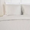 Tweepersoons polyester satijn-effect beddengoed met fijne strepen beige