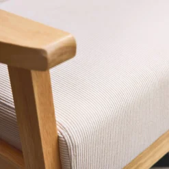 Tweezits bankje en fauteuil van hout met corduroy zitting