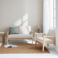Tweezits bankje en fauteuil van hout met stoffen zitting
