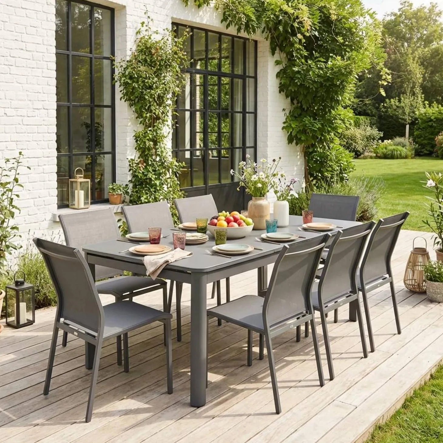 Uitschuifbare aluminium tuintafel en 8 stoelen
