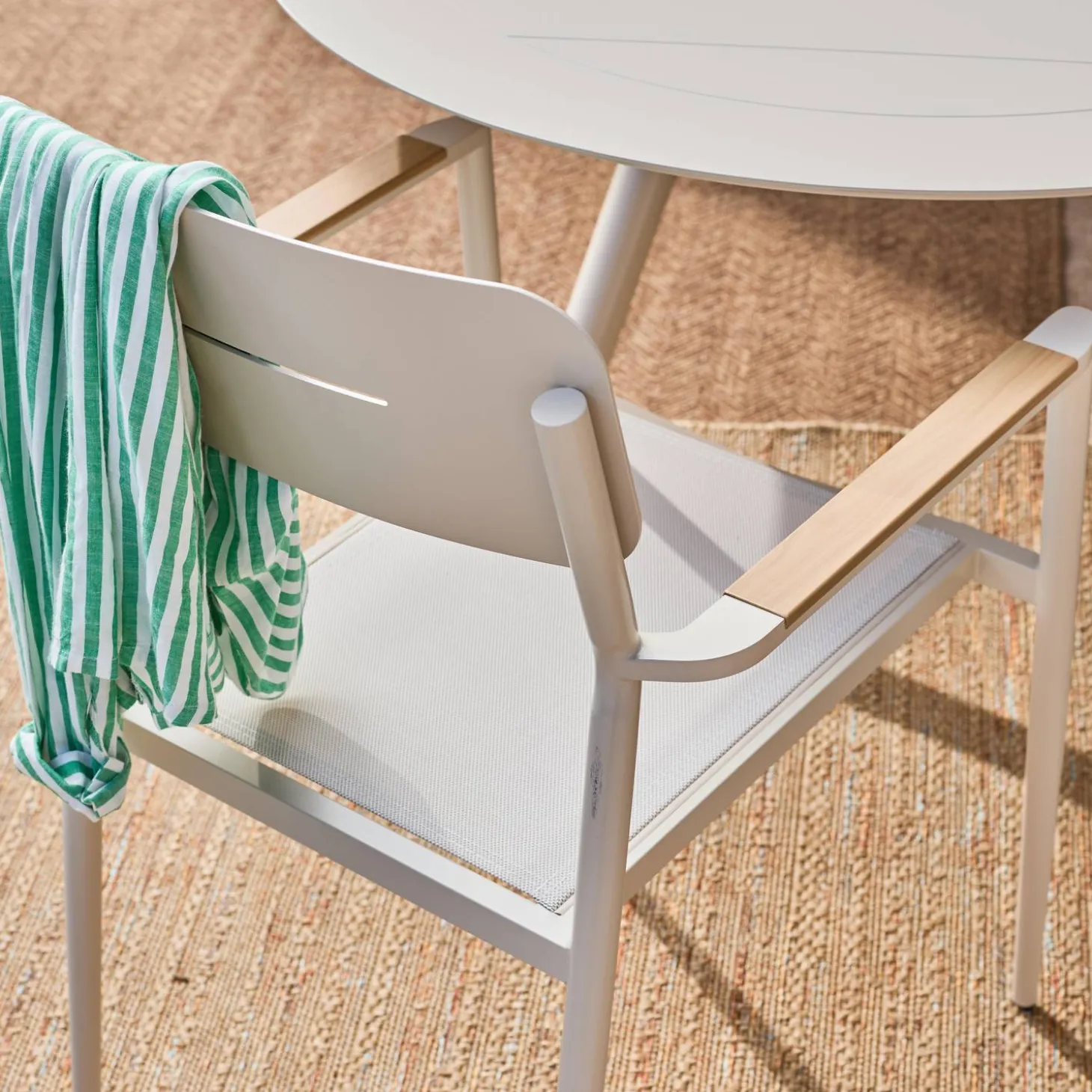 Uitschuifbare ovale tuintafel van aluminium en 6 stoelen