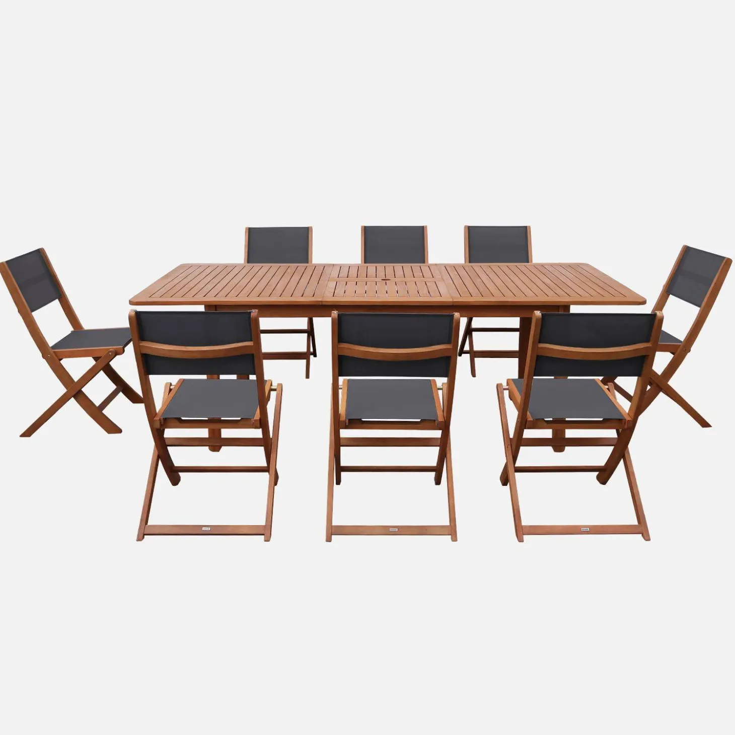 Uitschuifbare tuintafel van hout met 8 stoelen