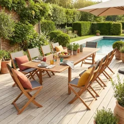 Uitschuifbare tuintafel van hout met 12 stoelen